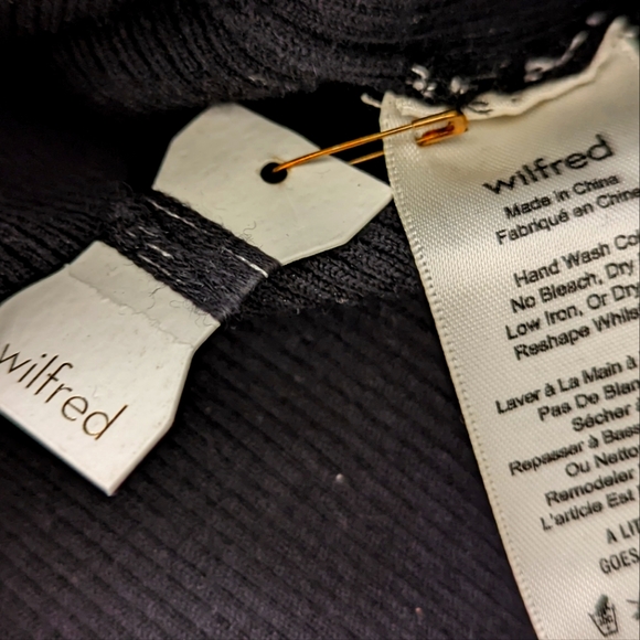 NWOT Wilfred Aritzia Off Shoulder Ribbed Sweater Black Size Small - Picture 3 of 3